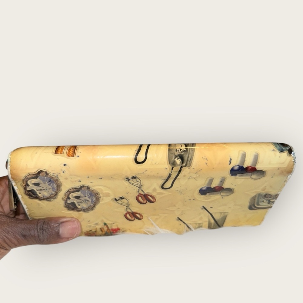LOUIS VUITTON Monogram Vernis Nicolas Ghesquire Zippy Wallet - color transfer - Picture 9 of 9